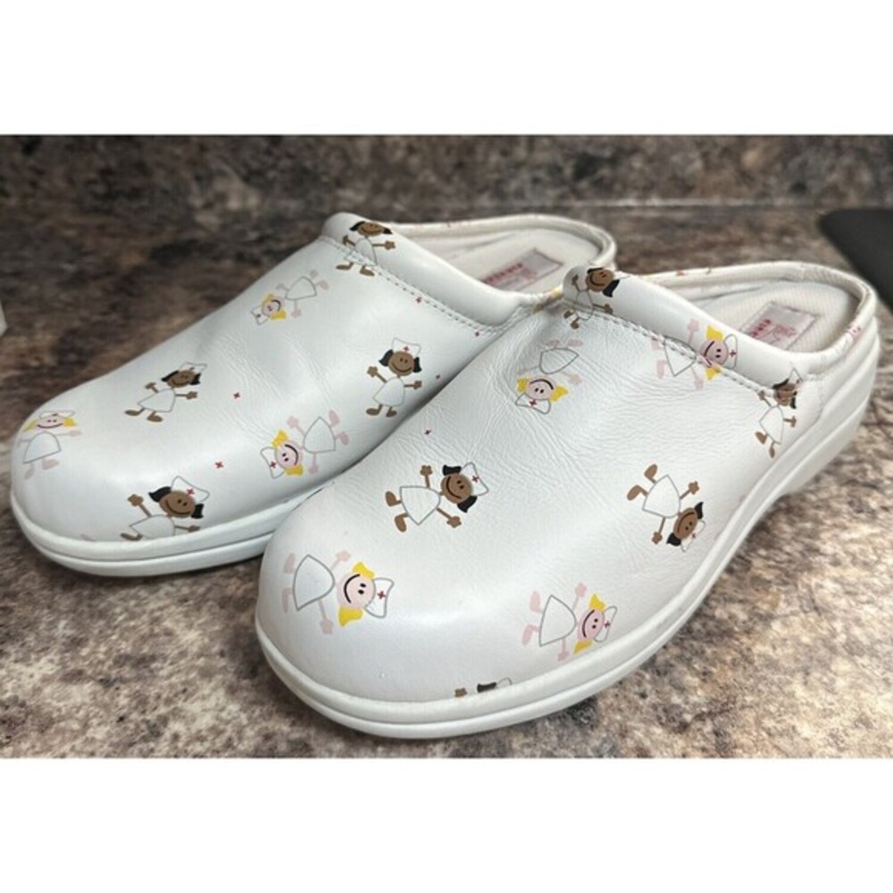 Women's Shoes CLOCEZE Leather Nursing Scrub Clogs White with Nurses Size 8